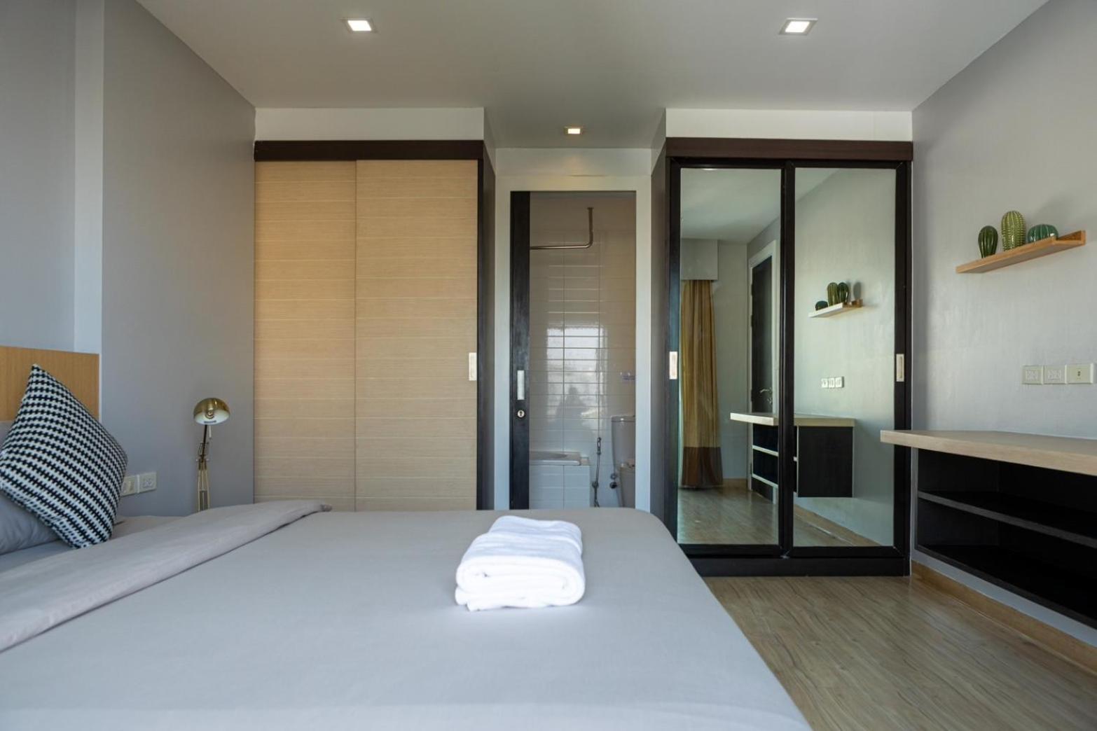 P Villa Lamoon Thonglor Bangkok Exterior photo